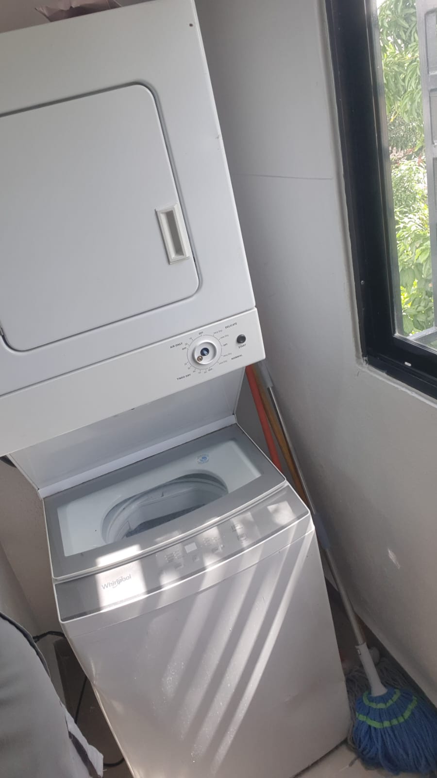 Lavadora tipo torre automática